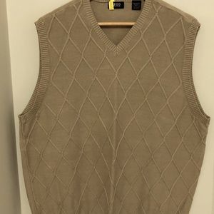 XL Izod sweater vest / golf sweater. Tan color.